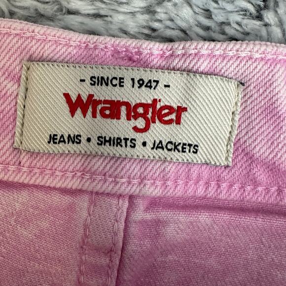 Wrangler Mid-Rise Vintage Short W Pockets Pink Denim NWOT Size 4 - Picture 5 of 9